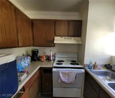 5049 Spencer Street D Kitchen