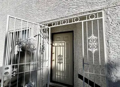 4224 Estaban Court, Las Vegas, NV 89110 Entry