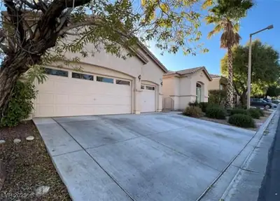 10717 Refectory Avenue, Las Vegas, NV 89135 Front of Structure