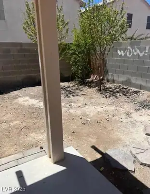 5607 West Dewey Drive Yard
