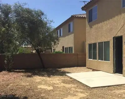 3608 Tundra Swan Street, Las Vegas, NV 89122 Yard