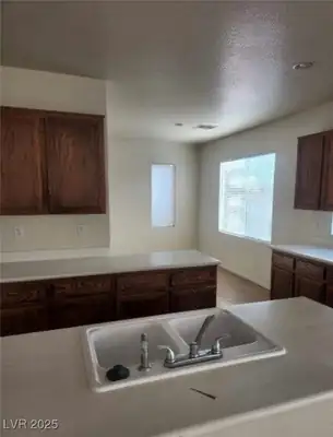 3608 Tundra Swan Street, Las Vegas, NV 89122 Kitchen