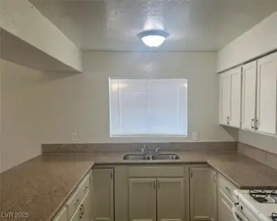 3630 Three Bars Court, Las Vegas, NV 89115 Kitchen