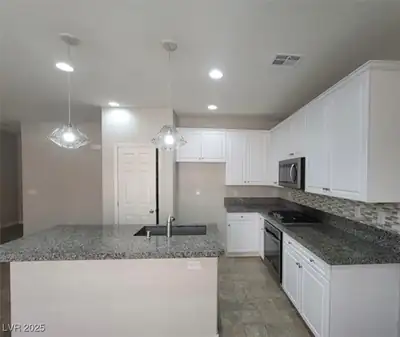 5738 Bear Springs Street, North Las Vegas, NV 89031 Kitchen