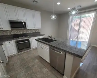 5738 Bear Springs Street, North Las Vegas, NV 89031 Kitchen