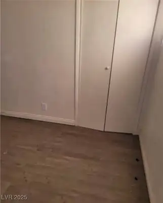 424 Stanford Street, Las Vegas, NV 89107 Closet