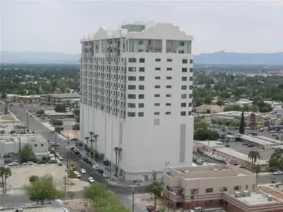 900 Las Vegas Boulevard 1113 Front of Structure