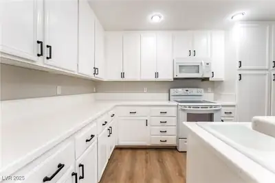 5401 Geneive Lane 101, Las Vegas, NV 89108 Kitchen