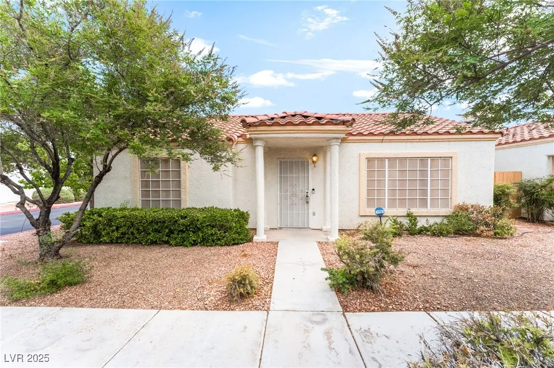 5401 Geneive Lane 101, Las Vegas, NV 89108