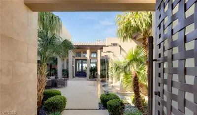 28 Painted Feather Way, Las Vegas, NV 89135 