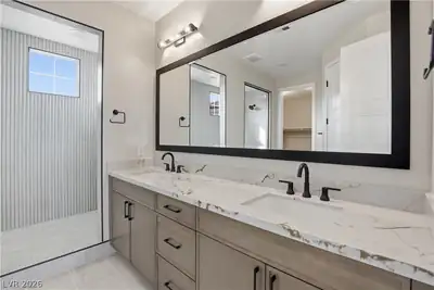 1622 Strada Gracia, Henderson, NV 89011 Primary Bathroom