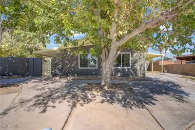 153 Sir Thomas Drive, Las Vegas