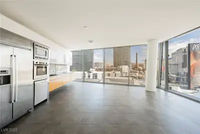 3726 LAS VEGAS Boulevard 1012 Kitchen