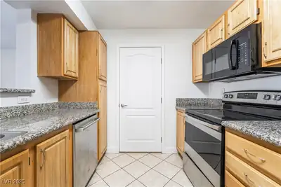 5055 West Hacienda Avenue 2127 Kitchen