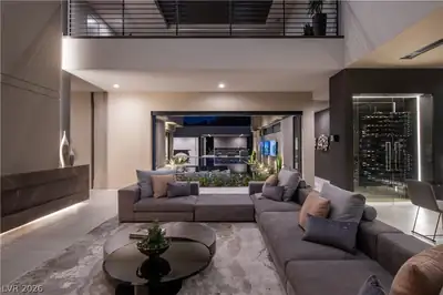 2655 East Juniper Branch Street Living Room
