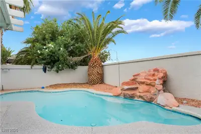 3695 Funston Way, Las Vegas, NV 89129 Pool