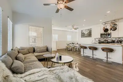 275 Callen Falls Avenue 2125 Henderson, NV 89011