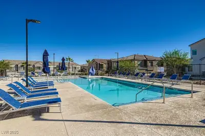 275 Callen Falls Avenue 2125 Pool