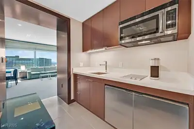 2600 West Harmon Avenue 22039 Kitchen