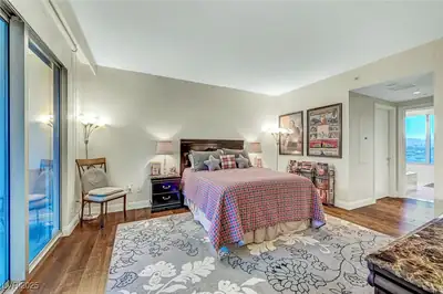 222 Karen Avenue 601 Bedroom