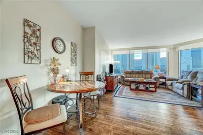 222 Karen Avenue 601 Dining Area
