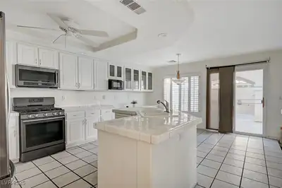 8776 Country View Avenue, Las Vegas, NV 89129 Kitchen