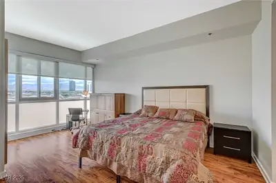 4575 Dean Martin Drive 806 Bedroom