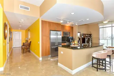 200 West SAHARA Avenue 601 