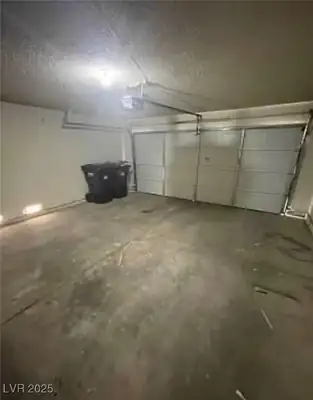 372 Rushing Creek Court, Henderson, NV 89014 Garage