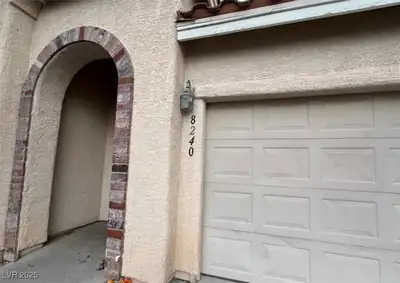 8240 Aurora Peak Avenue Las Vegas, NV 89131