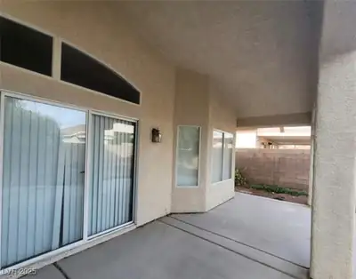 8240 Aurora Peak Avenue, Las Vegas, NV 89131 Patio