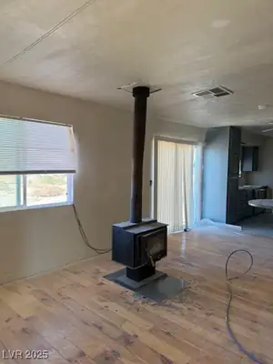 1655 Marble Avenue 754 Living Room