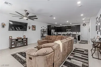1521 Eva Crossing Place, Henderson, NV 89002 Living Room