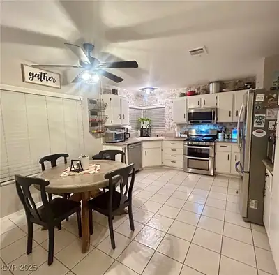 533 Calypso Drive, Henderson, NV 89002 Kitchen