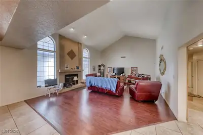 2504 Windjammer Way, Las Vegas, NV 89107 Living Room