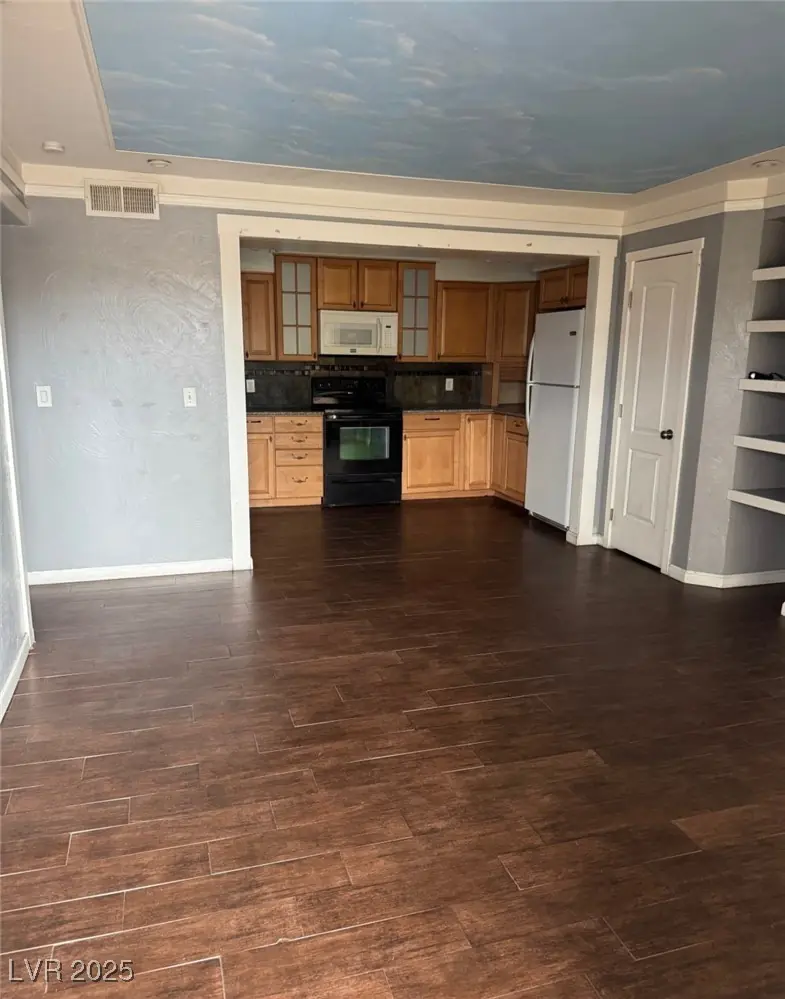585 South Royal Crest Circle 13