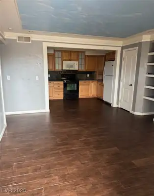 585 South Royal Crest Circle 13, Las Vegas