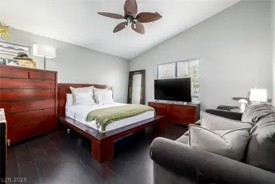 3924 West Colton Avenue Bedroom