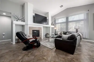 3924 West Colton Avenue Living Room