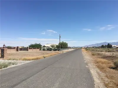 2241 South Toiyabe Avenue, Pahrump, NV 89048 Community