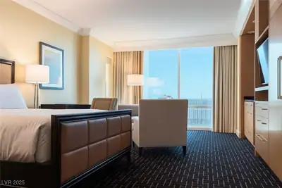 2000 North Fashion Show Drive 4000 Bedroom