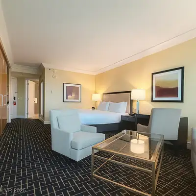 2000 North Fashion Show Drive 4000 Bedroom