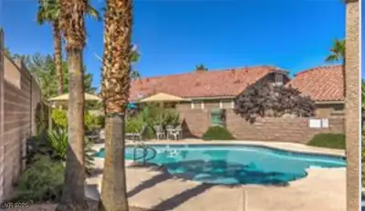 390 Rosado Springs Street, Henderson, NV 89014 Pool
