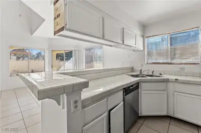 6673 Silver Penny Avenue, Las Vegas, NV 89108 Kitchen