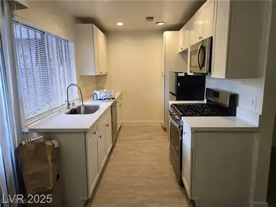 1405 Vegas Valley Drive 355 Kitchen