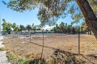 3515 East Sunset Road Community