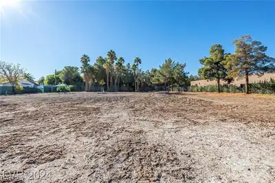3515 East Sunset Road Yard