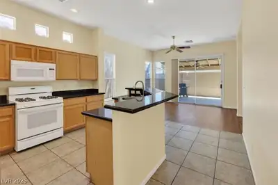 9200 Penn Station Street, Las Vegas, NV 89123 Kitchen