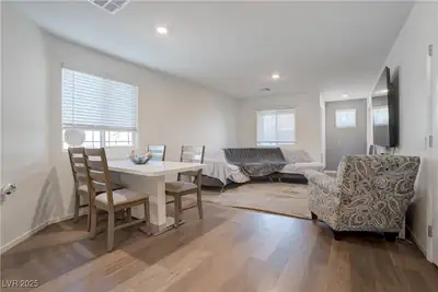 7890 Aurora Sky Street 2 Dining Area