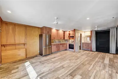 4600 Paradise Road 40 Kitchen
